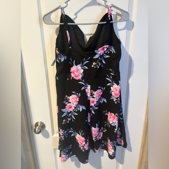 Almost Famous size 1x juniors mini dress with adjustable straps in black floral - Picture 2 of 6